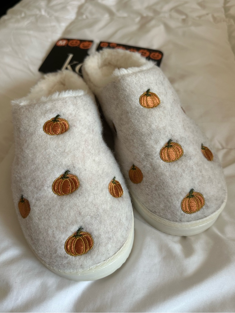 Cozy Woman’s Pumpkin Slip-On Slippers - Cream with Orange Pumpkin Embroidery